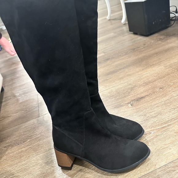 Target Black Below the Knee Boots with Chunky Heel and Minimalist Style - Picture 1 of 5